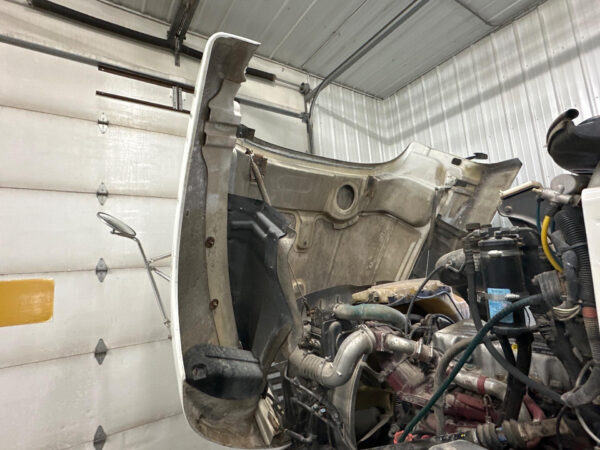 2008-2019 Mack CXU613 Hood - Used - Image 3