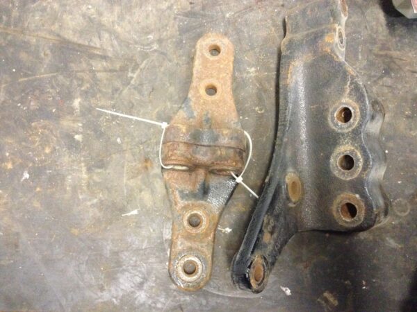 Freightliner CASCADIA Brackets, Misc Set Of DPF Exhaust Brackets - Image 2