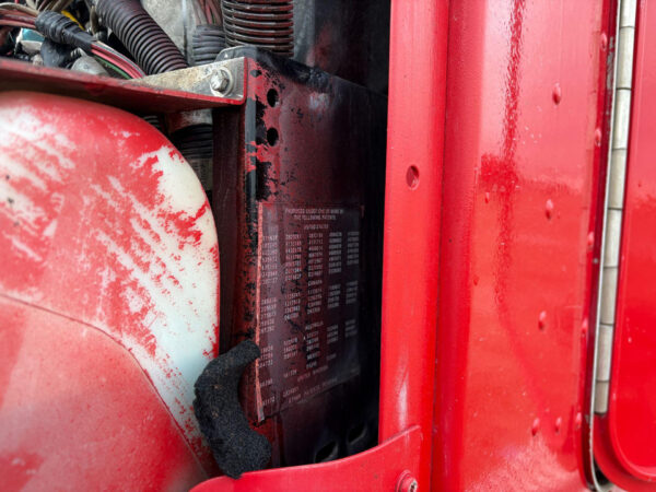Kenworth T800 Brackets, Misc LH And RH Washer Fluid Bracket Connects To Firewall - Image 2
