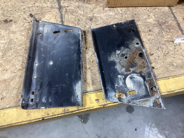 Kenworth T800 Brackets, Misc LH And RH Washer Fluid Bracket Connects To Firewall - Image 4