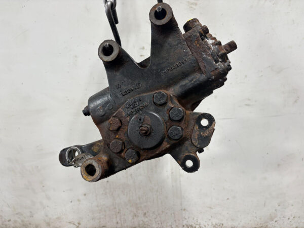 Western Star Trucks 5700 Steering Gear/Rack, Trw/Ross THP60010 | Used - Image 3