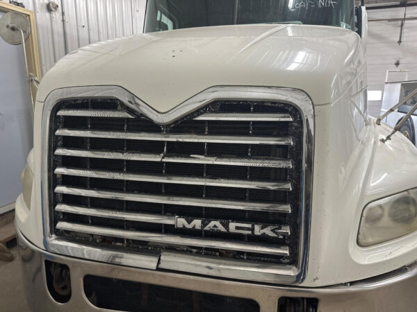 2008-2019 Mack CXU613 Hood - Used - Image 6
