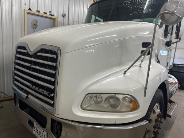 2008-2019 Mack CXU613 Hood - Used - Image 7