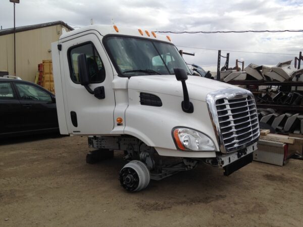 Freightliner Cascadia 112 Day Cab – Complete