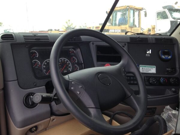 Freightliner Cascadia 112 Day Cab – Complete - Image 5