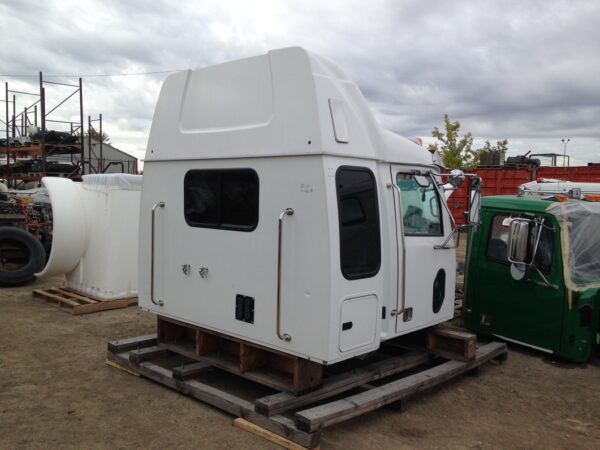 Western Star 4900 Cab & Sleeper Assembly - Image 4