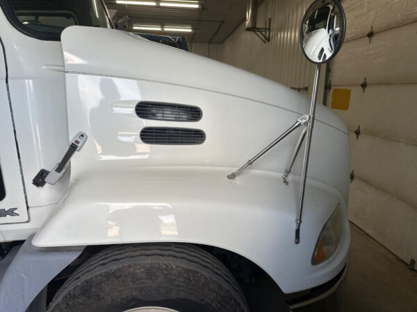 2008-2019 Mack CXU613 Hood - Used - Image 4
