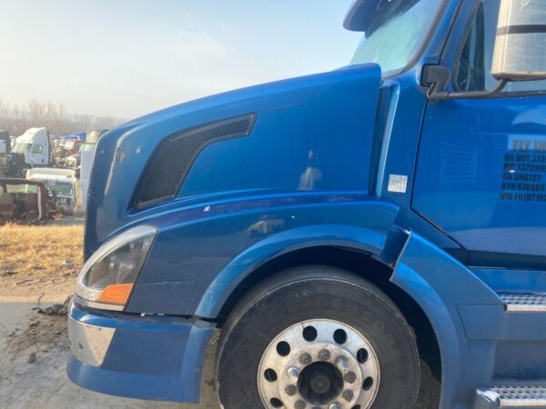 2003-2018 Volvo VNL Blue Hood - Used