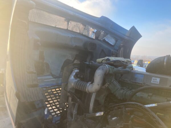 2003-2018 Volvo VNL Blue Hood - Used - Image 5