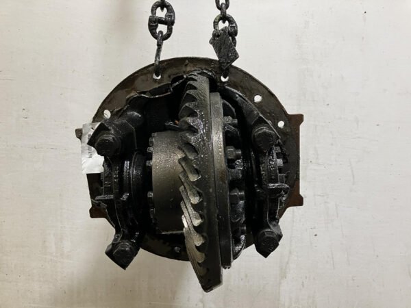 Meritor RR20145 41 Spline 3.73 Ratio Rear Differential | Carrier Assembly - Used - Image 4
