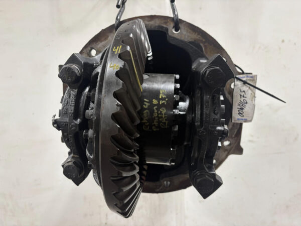 Meritor RR20145 41 Spline 3.73 Ratio Rear Differential | Carrier Assembly - Used - Image 3