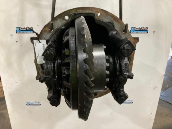 Meritor RR20145 41 Spline 3.73 Ratio Rear Differential | Carrier Assembly - Used - Image 4