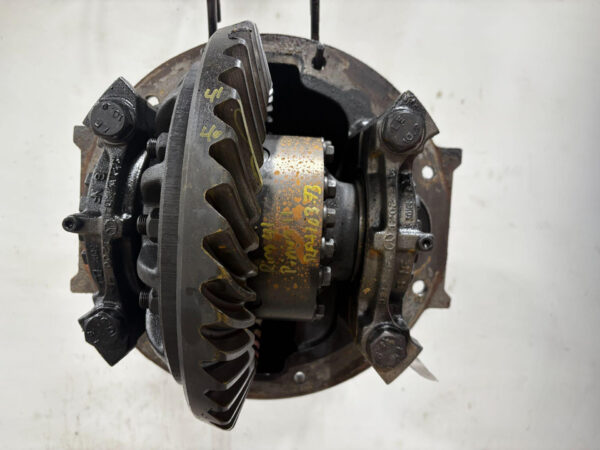 Meritor RR20145 41 Spline 3.73 Ratio Rear Differential | Carrier Assembly - Used - Image 3