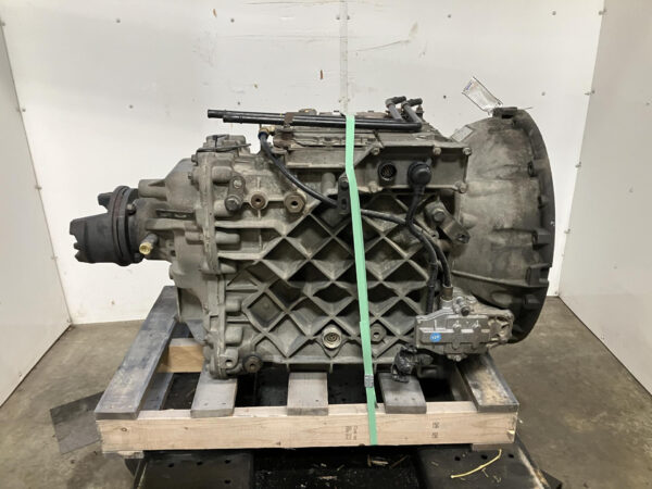 Volvo ATO2612D Transmission - Used - Image 4