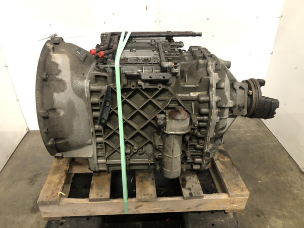 Volvo ATO2612D Transmission - Used - Image 4