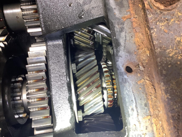 Fuller RTLO18913A Transmission - Used - Image 5