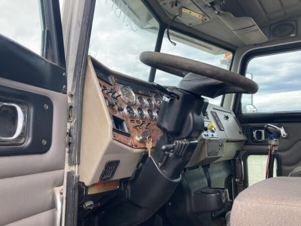 2006 Peterbilt 335 Parts Unit: Truck Dsl Ta - Image 15