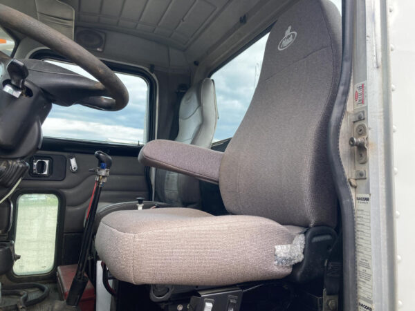 2006 Peterbilt 335 Parts Unit: Truck Dsl Ta - Image 14