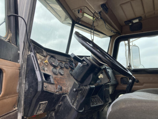 2000 Peterbilt 377 Parts Unit: Truck Dsl Ta - Image 10