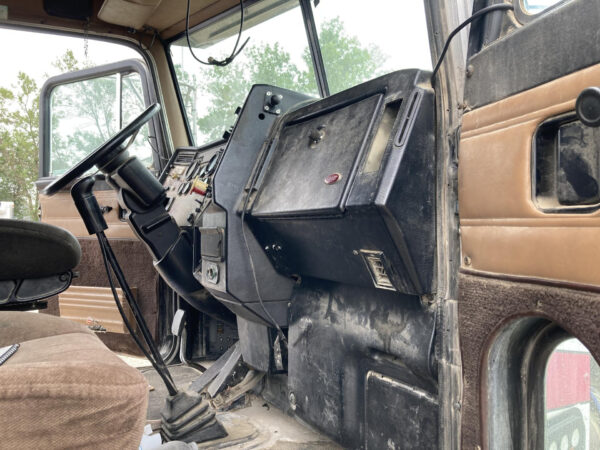 2000 Peterbilt 377 Parts Unit: Truck Dsl Ta - Image 8
