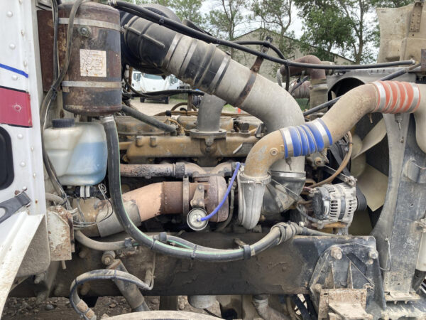2000 Peterbilt 377 Parts Unit: Truck Dsl Ta - Image 4