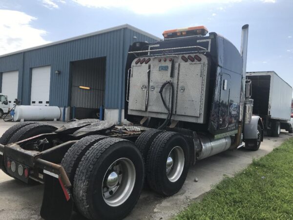 2003 Peterbilt 379 Parts Unit: Truck Dsl Ta - Image 3