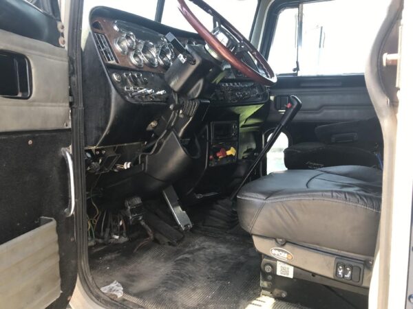 2003 Peterbilt 379 Parts Unit: Truck Dsl Ta - Image 10
