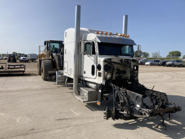 2001 Peterbilt 379 Parts Unit: Truck Dsl Ta - Image 9