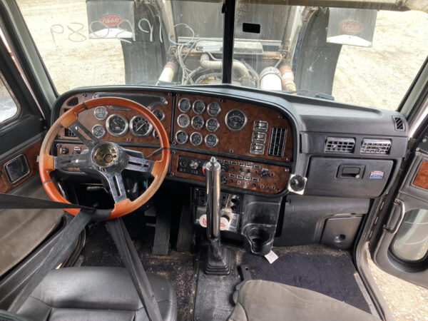 2001 Peterbilt 379 Parts Unit: Truck Dsl Ta - Image 18