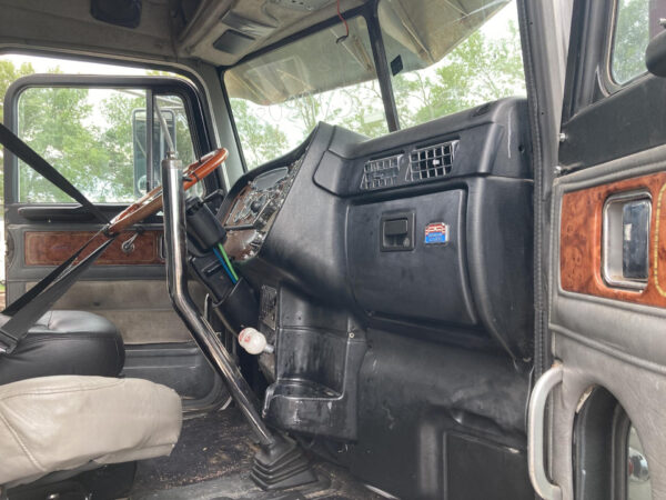 2001 Peterbilt 379 Parts Unit: Truck Dsl Ta - Image 22