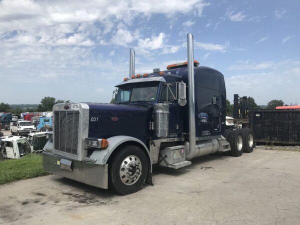 2003 Peterbilt 379 Parts Unit: Truck Dsl Ta