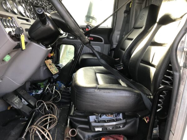 2018 Peterbilt 389 Parts Unit: Truck Dsl Ta - Image 24