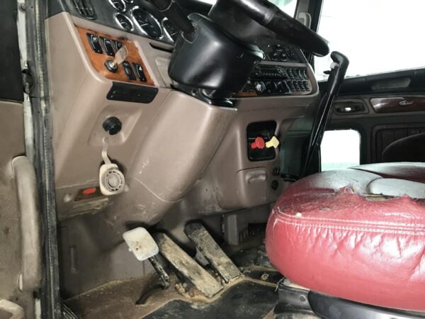 2011 Peterbilt 389 Parts Unit: Truck Dsl Ta - Image 25