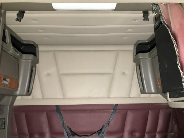 2011 Peterbilt 389 Parts Unit: Truck Dsl Ta - Image 16