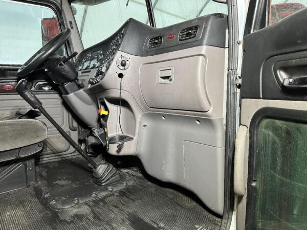 2017 Peterbilt 389 Parts Unit: Truck Dsl Ta - Image 25
