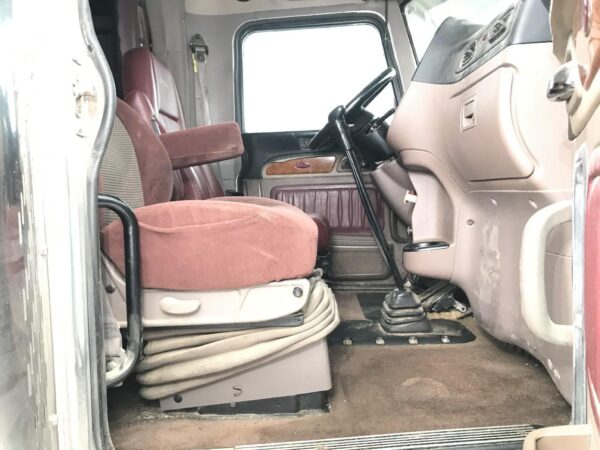 2011 Peterbilt 389 Parts Unit: Truck Dsl Ta - Image 19