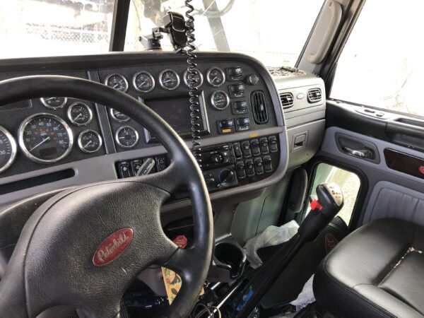 2018 Peterbilt 389 Parts Unit: Truck Dsl Ta - Image 17