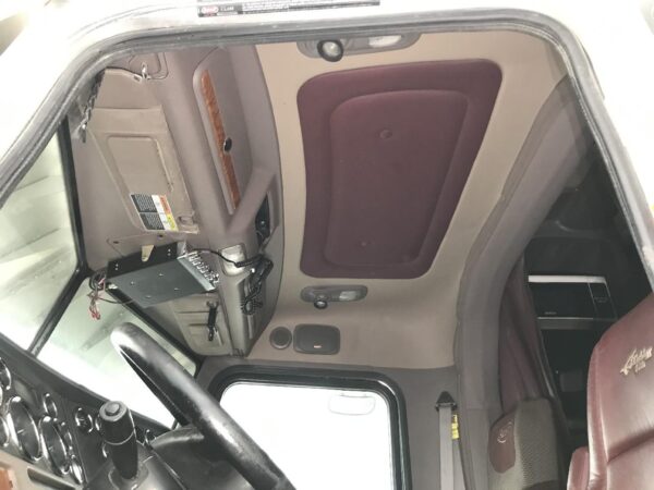 2011 Peterbilt 389 Parts Unit: Truck Dsl Ta - Image 24