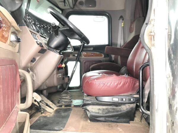 2011 Peterbilt 389 Parts Unit: Truck Dsl Ta - Image 23
