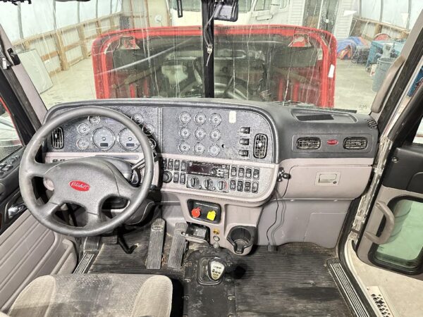 2017 Peterbilt 389 Parts Unit: Truck Dsl Ta - Image 12
