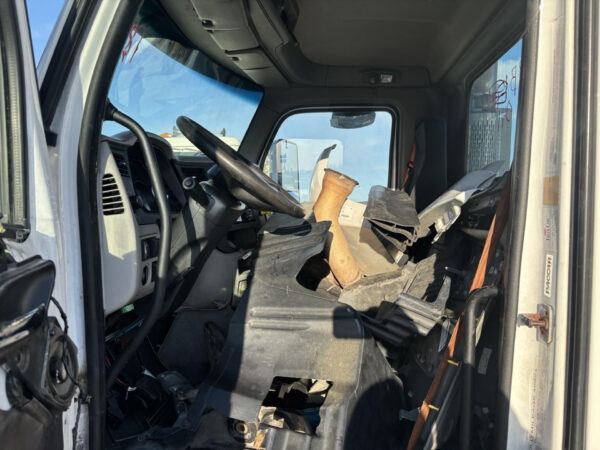 2018 Peterbilt 579 Parts Unit: Truck Dsl Ta - Image 3
