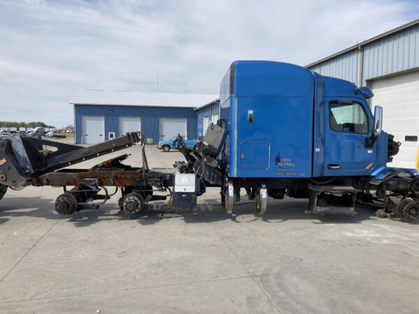 2014 Peterbilt 579 Parts Unit: Truck Dsl Ta - Image 4