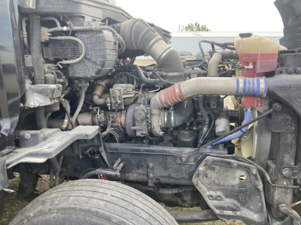2015 Peterbilt 579 Parts Unit: Truck Dsl Ta - Image 12