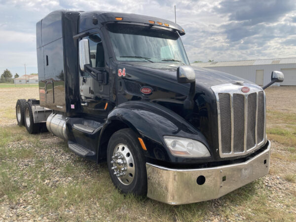 2015 Peterbilt 579 Parts Unit: Truck Dsl Ta - Image 2