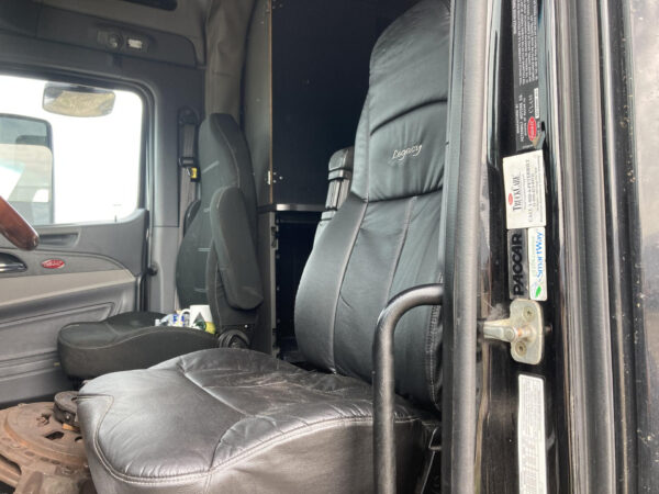2015 Peterbilt 579 Parts Unit: Truck Dsl Ta - Image 21