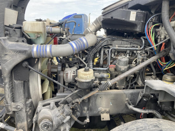 2015 Peterbilt 579 Parts Unit: Truck Dsl Ta - Image 13
