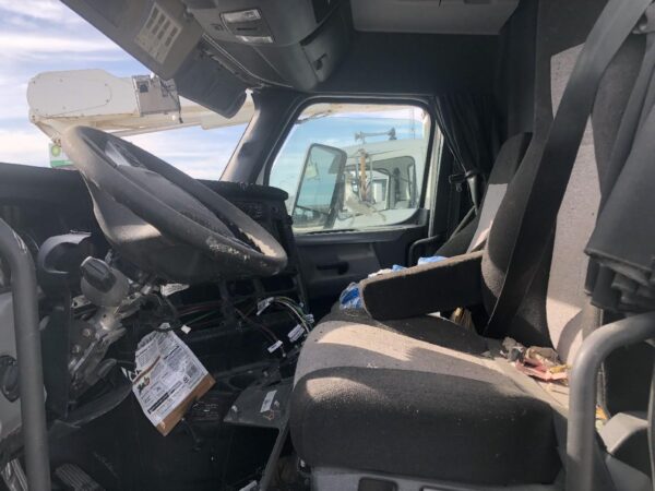 2021 Freightliner CASCADIA Parts Unit: Truck Dsl Ta - Image 16