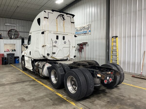 2017 Freightliner CASCADIA Parts Unit: Truck Dsl Ta - Image 14
