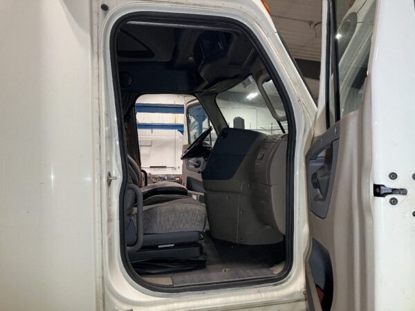 2017 Freightliner CASCADIA Parts Unit: Truck Dsl Ta - Image 9