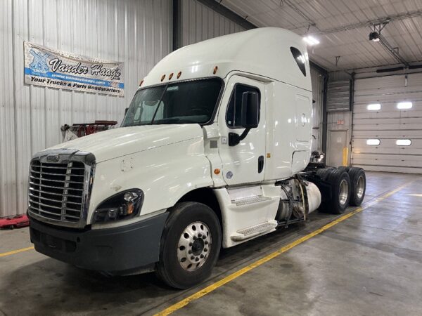 2017 Freightliner CASCADIA Parts Unit: Truck Dsl Ta - Image 17